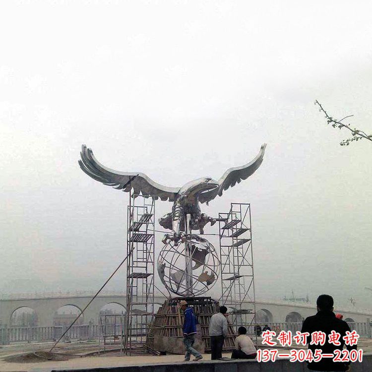 绵阳翱翔于天老鹰不锈钢雕塑