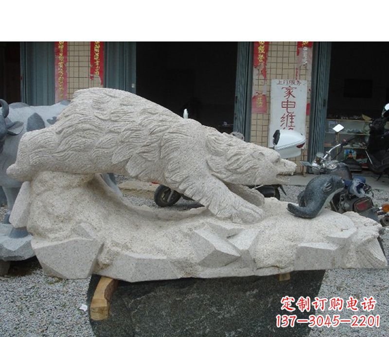 绵阳北极熊精灵精致细腻的雕塑装饰