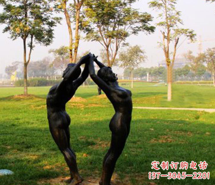 绵阳情侣之恋——让爱永不褪色的铜雕