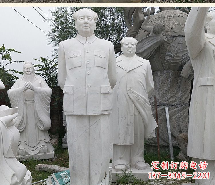 绵阳新一代中国政治精神的象征——“背手的毛主席”石雕