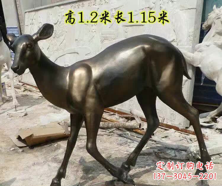 绵阳灵动的小鹿铜雕