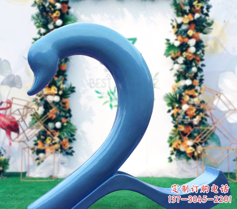 绵阳玻璃钢爱心天鹅雕塑