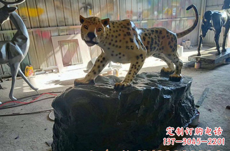绵阳新颖豹子雕塑
