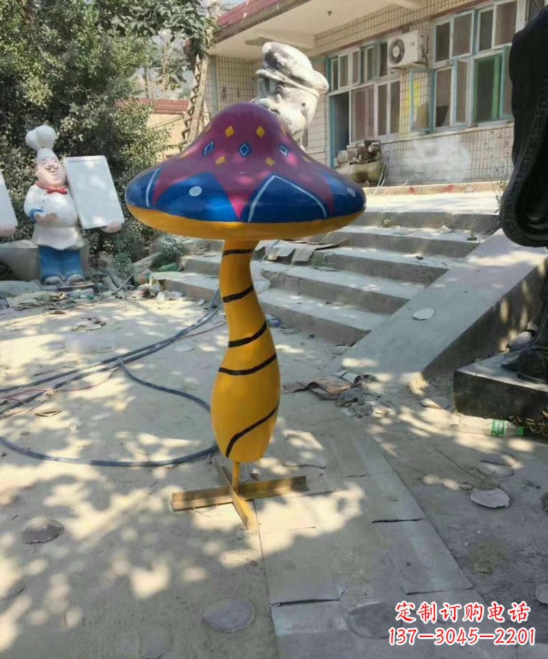 绵阳玻璃钢彩绘蘑菇雕塑