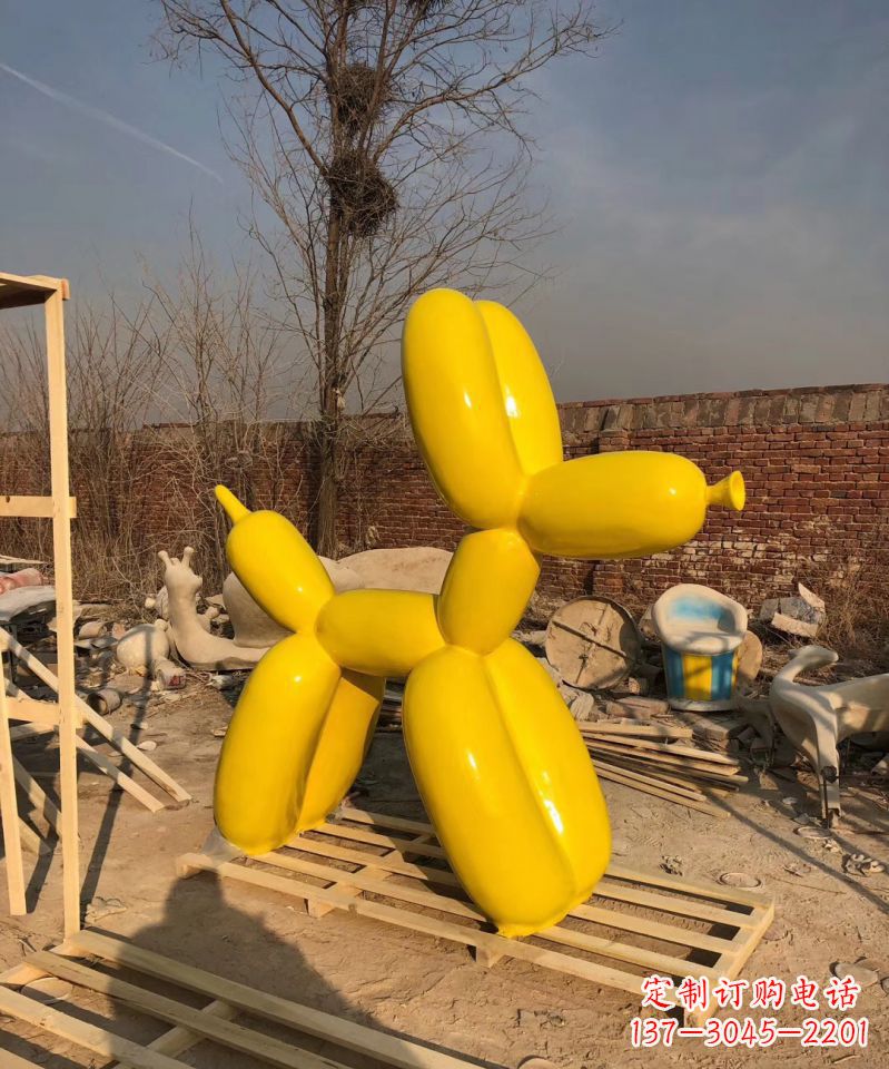 绵阳精美玻璃钢小狗雕塑,为陈列美景观增色