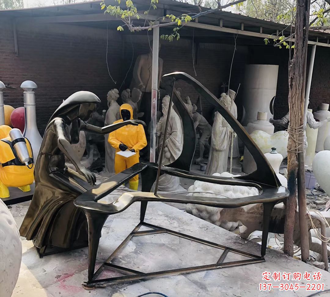 绵阳玻璃钢仿铜钢琴雕塑