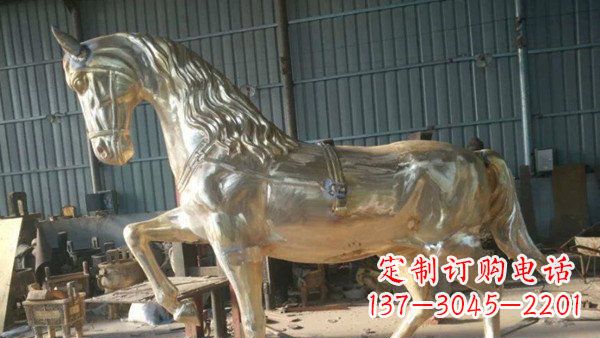 绵阳玻璃钢仿铜动物雕塑——给马公园带来活力
