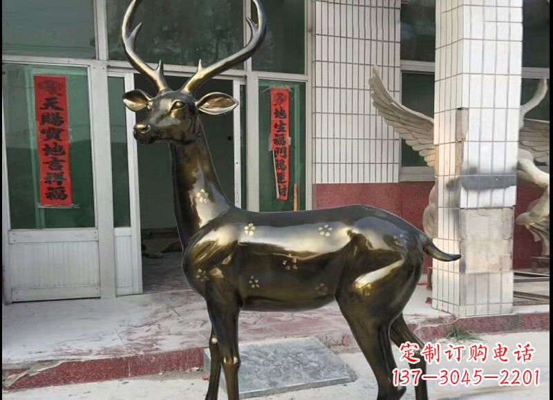 绵阳玻璃钢梅花鹿雕塑精美的艺术瑰宝
