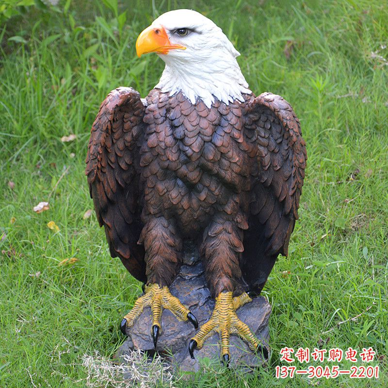 绵阳玻璃钢老鹰雕塑传统与现代的完美结合