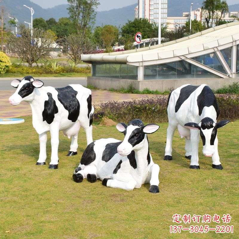 绵阳玻璃钢奶牛雕塑给环境带来美丽