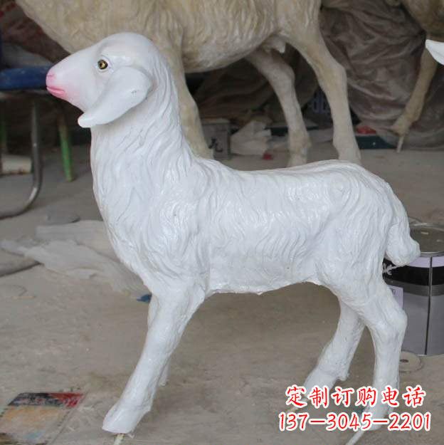 绵阳玻璃钢雕刻的羊雕塑——艺术的精美表达