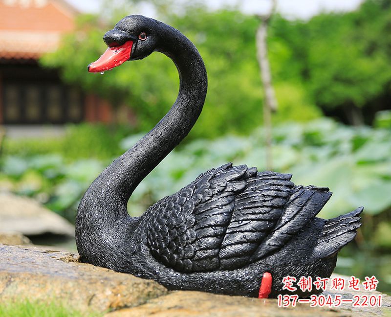 绵阳玻璃钢雕刻的黑色天鹅——美丽宁静的公园园林摆件