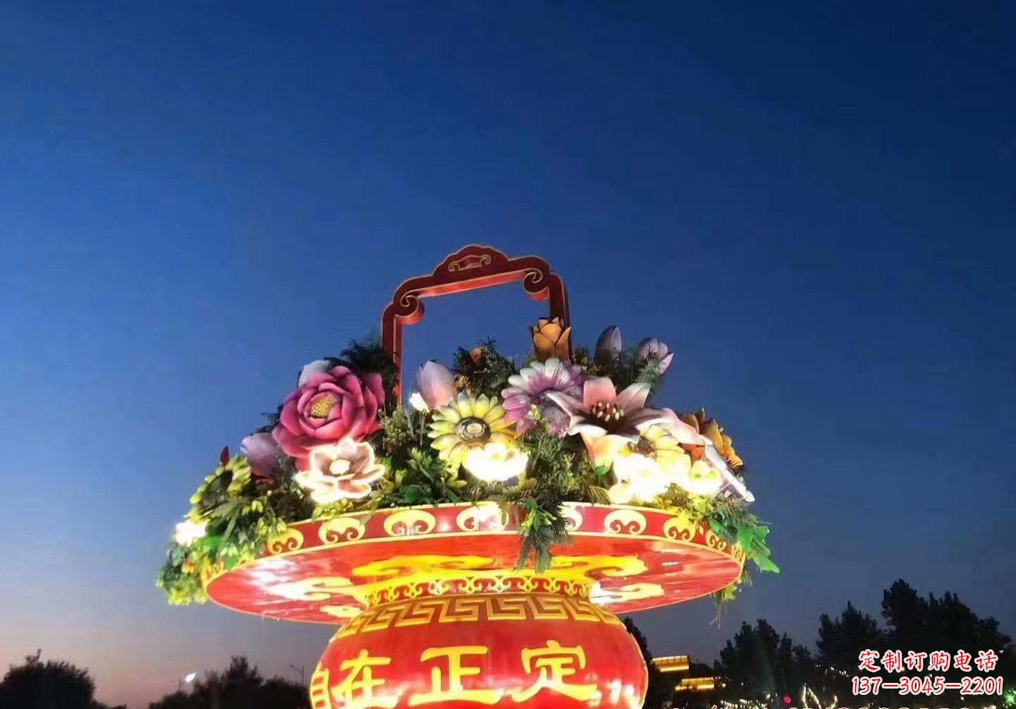 绵阳玻璃钢花篮景观雕塑让美景永恒