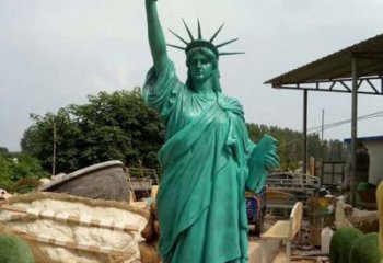 绵阳玻璃钢仿青铜自由女神像的雕塑