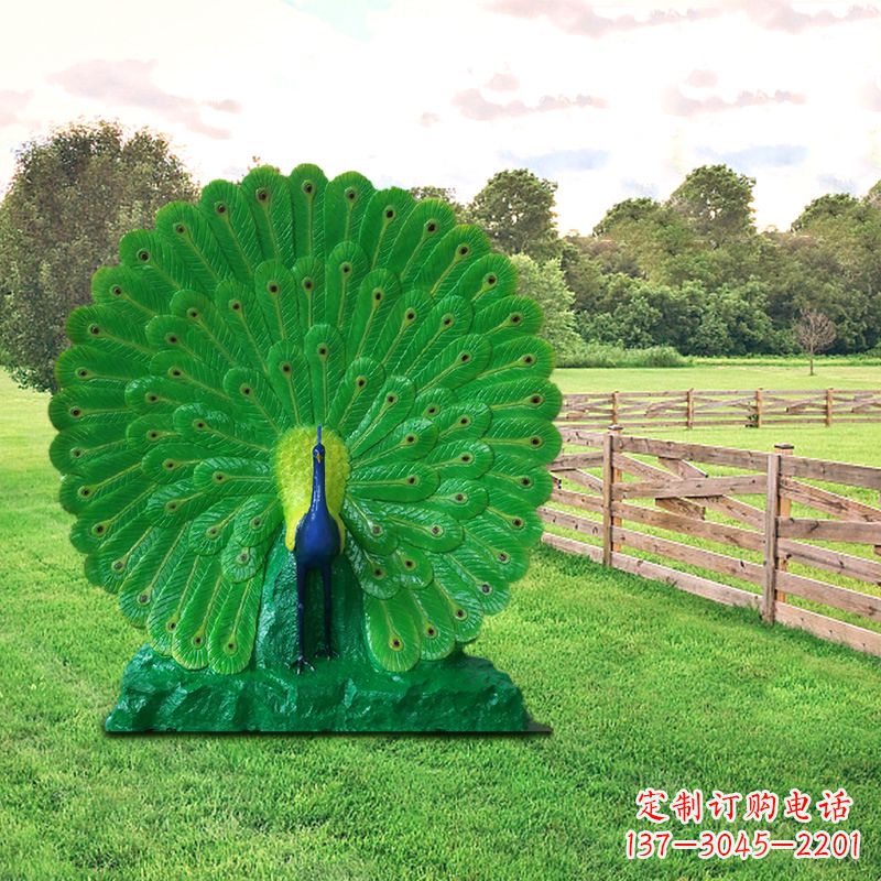 绵阳玻璃钢制作的孔雀雕塑高雅而又精致