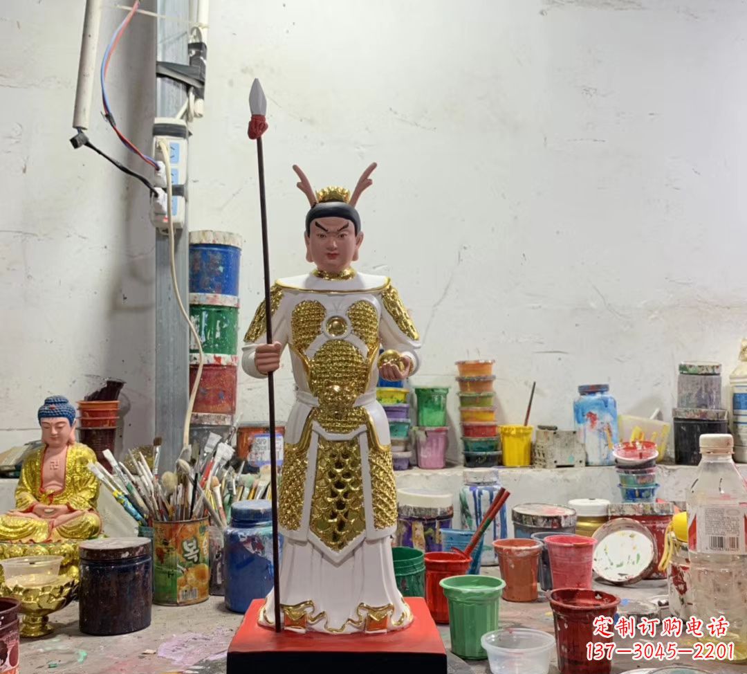 绵阳玻璃钢龙王三太子雕塑传承传统文化的艺术瑰宝