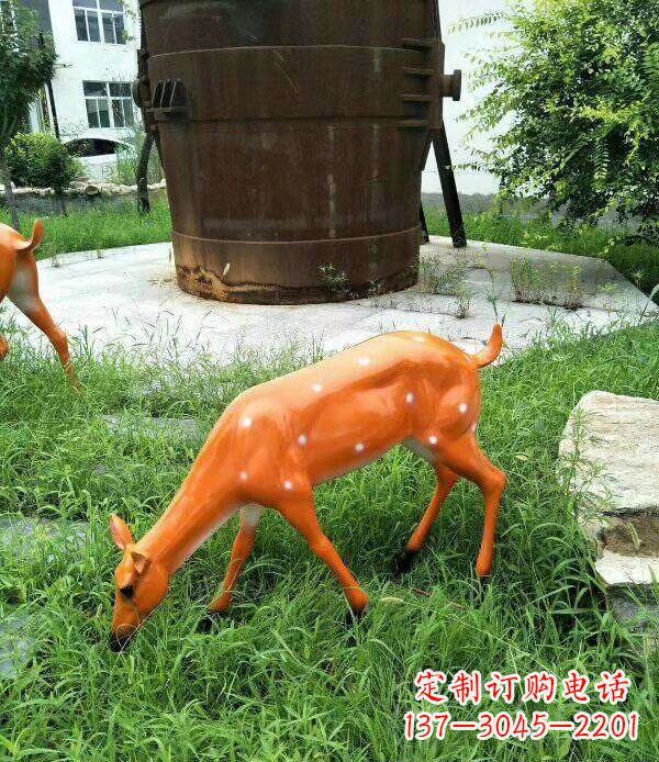 绵阳梅花鹿雕塑精美的艺术品