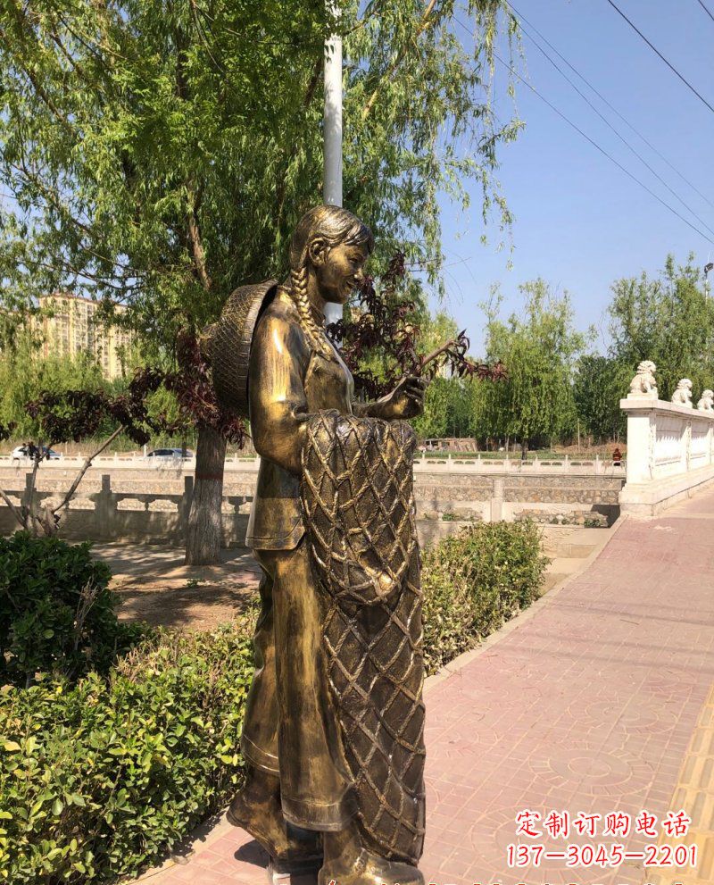 绵阳农家女人的铜雕之美