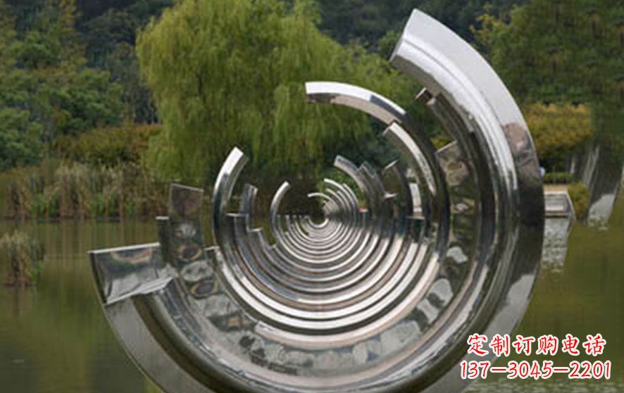 绵阳不锈钢半圆字母景观雕塑——美化环境的艺术