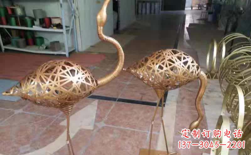 绵阳仙鹤雕塑以不锈钢编制而成