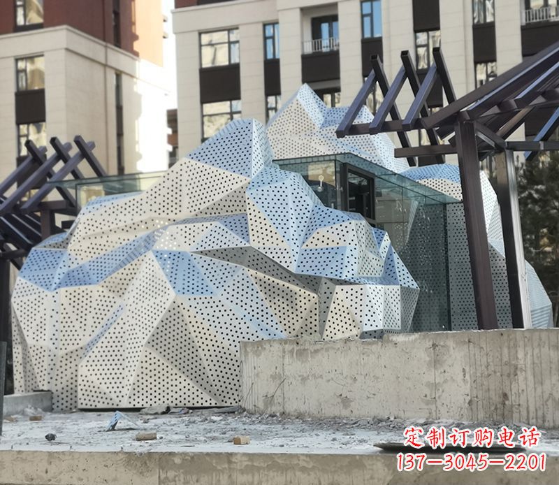 绵阳不锈钢假山雕塑给空间带来更多活力
