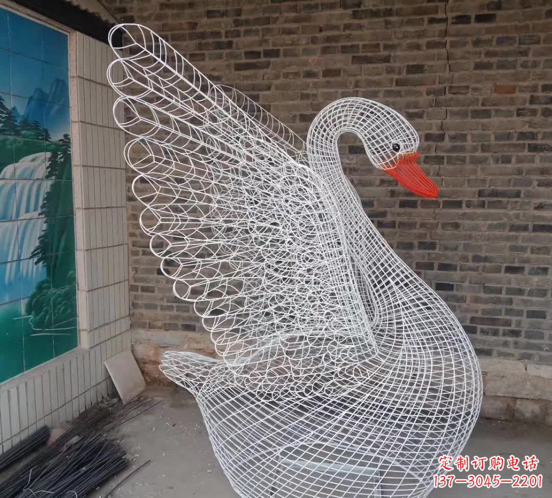 绵阳不锈钢制天鹅雕塑象征着和谐与美好