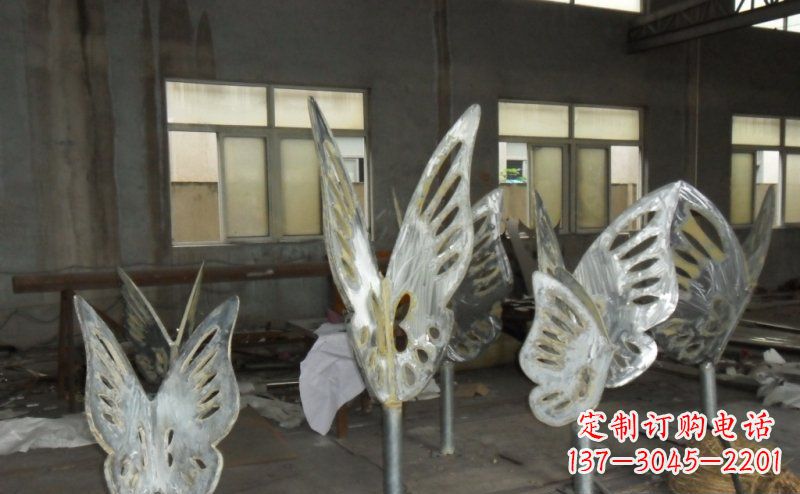 绵阳不锈钢彩色蝴蝶景观雕塑——美丽色彩装点美景