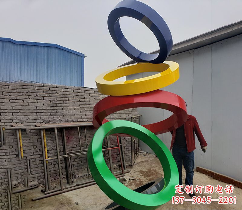 绵阳璀璨缤纷的不锈钢圆环雕塑