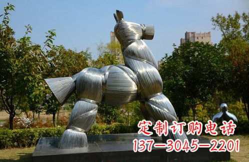 绵阳不锈钢草扎马雕塑艺术精彩绽放