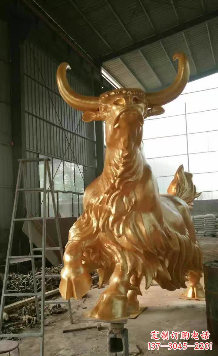 绵阳不锈钢城市的钛金牦牛雕塑