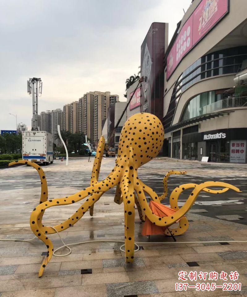 绵阳不锈钢章鱼雕塑一座海洋之城的标志