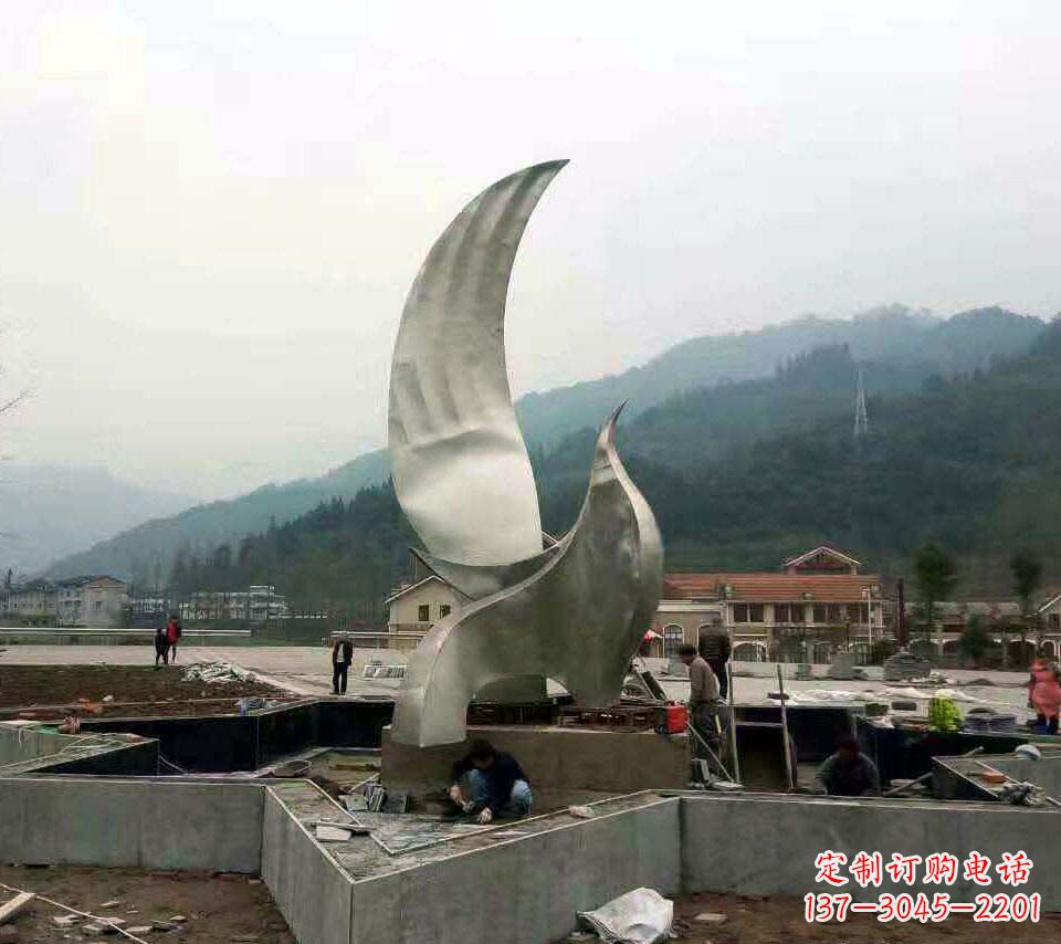 绵阳不锈钢鸽子雕塑——象征着和平与祥和