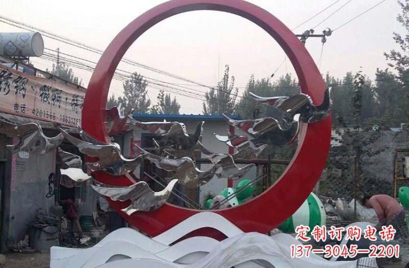 绵阳和平鸽雕塑传递和平与希望