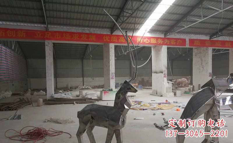 绵阳不锈钢麋鹿雕塑静谧美丽的自然之美