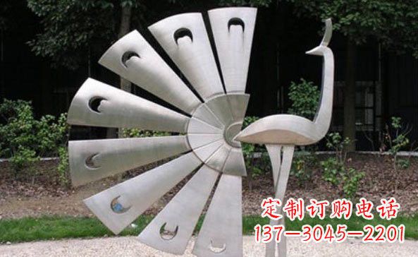 绵阳不锈钢孔雀雕塑美丽而持久