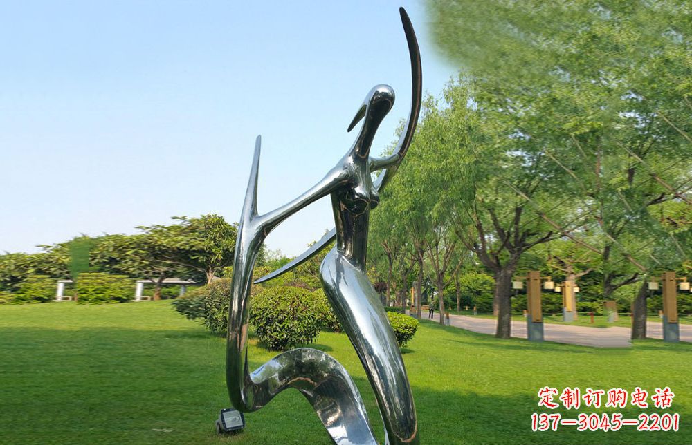 绵阳不锈钢美女雕塑给公园注入活力