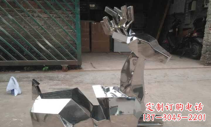 绵阳不锈钢鹿雕塑艺术之美