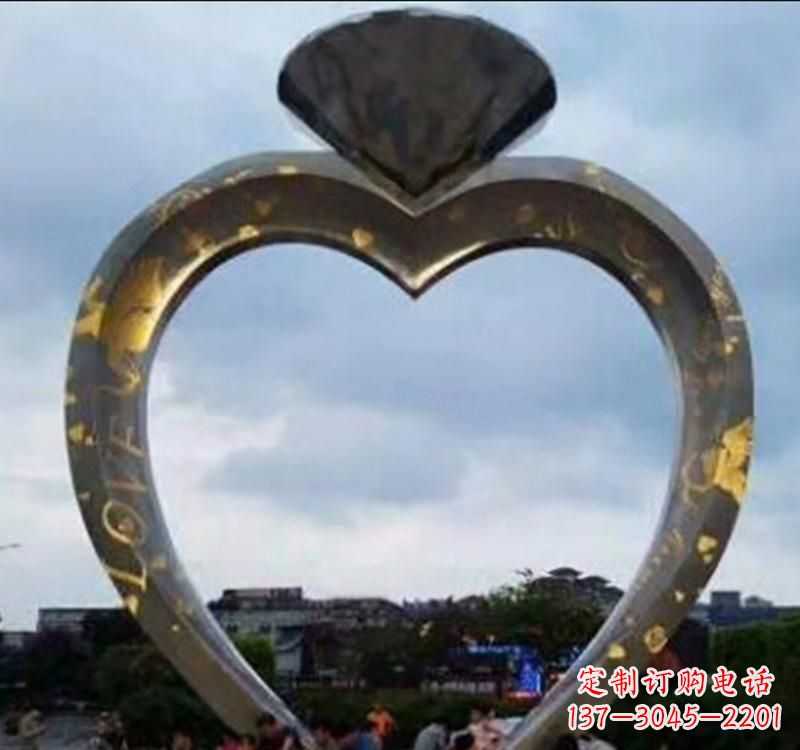 绵阳不锈钢创意戒指雕塑拥有独一无二的外观