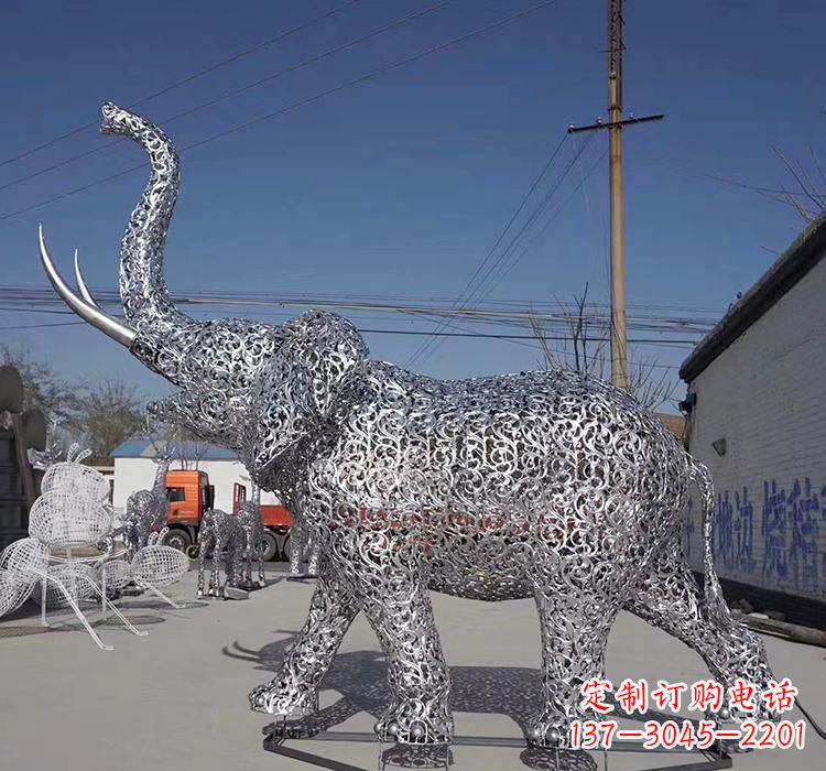 绵阳不锈钢大象雕塑象征力量与美丽