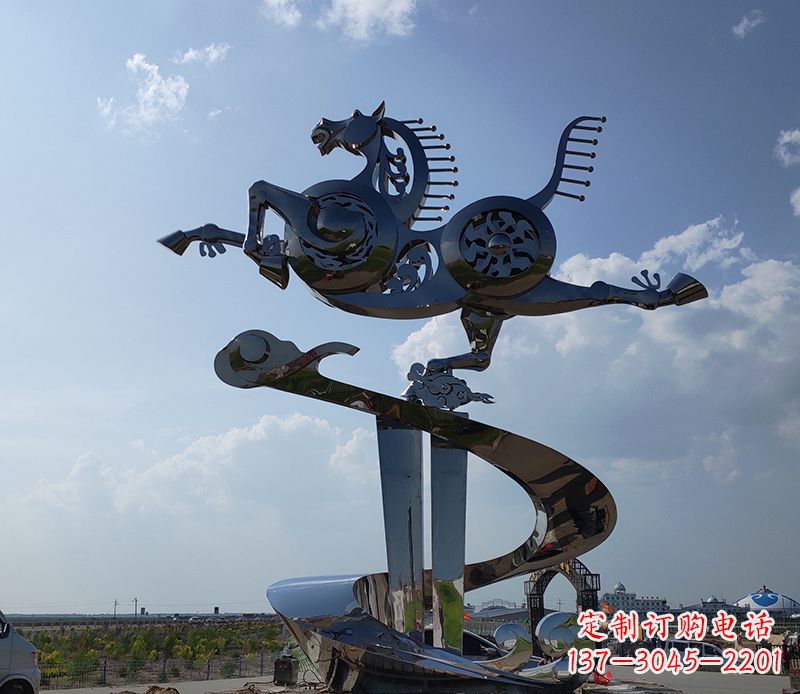 绵阳不锈钢大型马踏飞燕景观雕塑集艺术与自然于一体