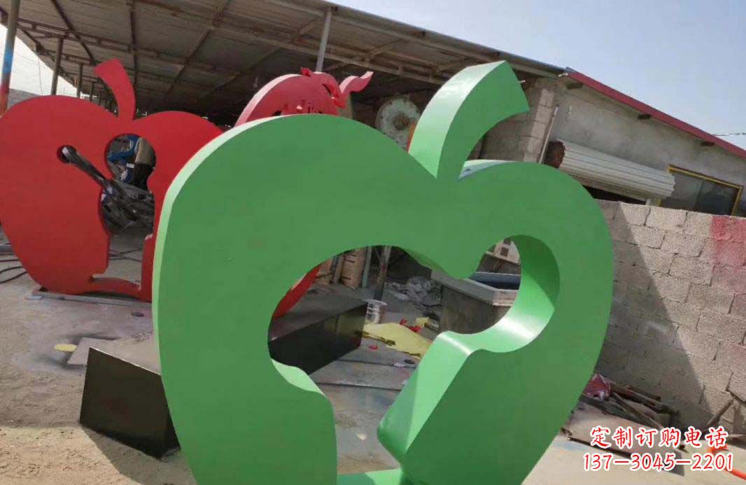 绵阳不锈钢苹果雕塑一种优雅的艺术表达