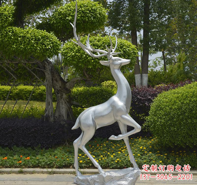 绵阳不锈钢梅花鹿雕塑艺术与自然的完美结合