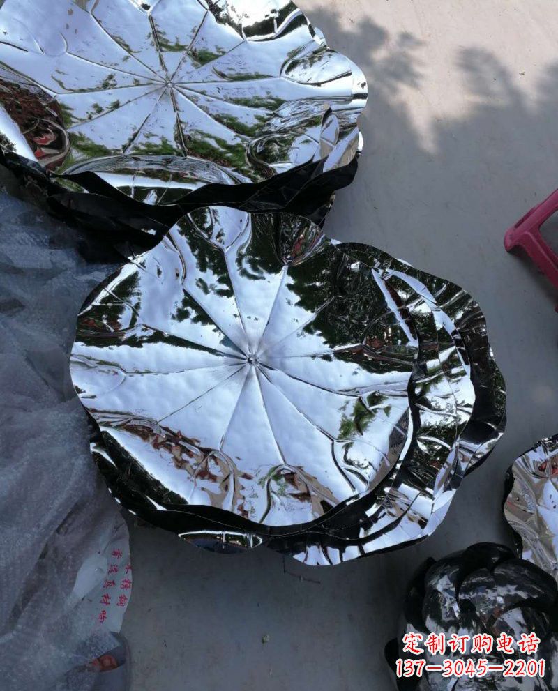 绵阳不锈钢锻造的莲花雕塑