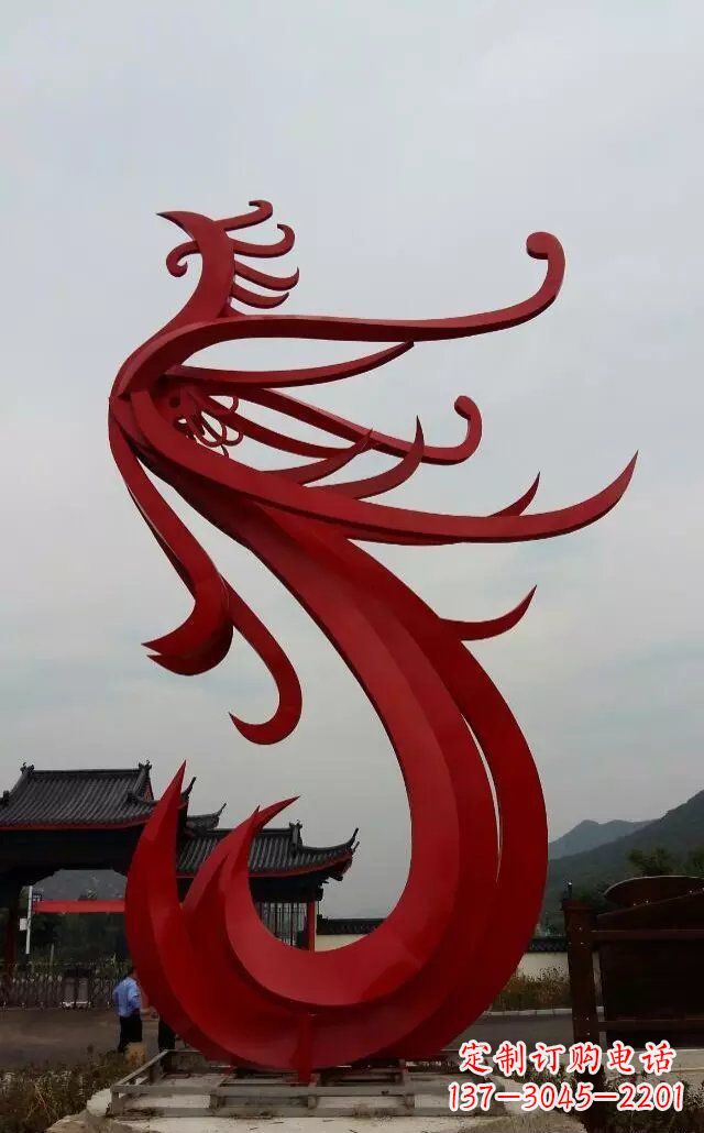 绵阳凤凰雕塑象征着和平与繁荣