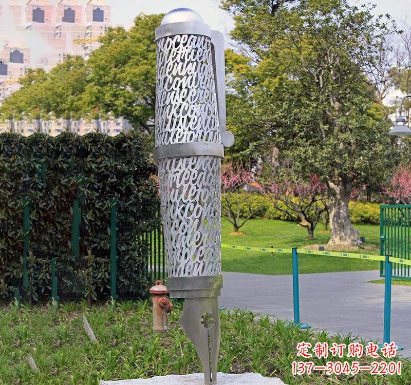 绵阳精致不锈钢钢笔雕塑