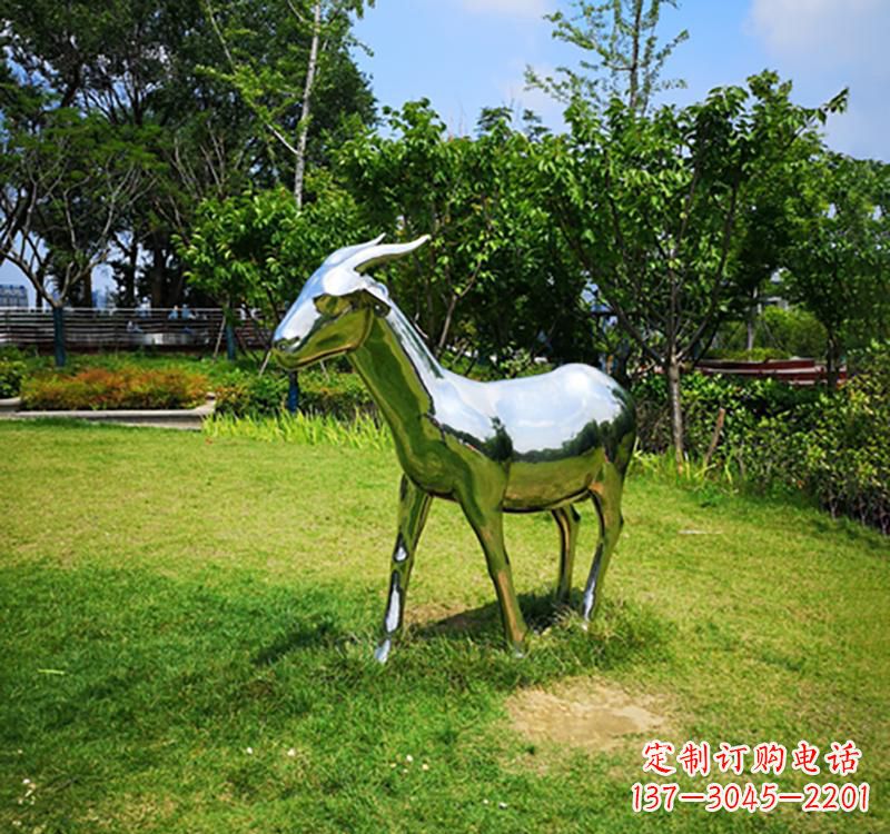 绵阳不锈钢公园动物镜面羊雕塑