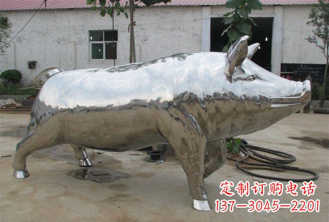 绵阳不锈钢公园动物猪雕塑精美雕塑展现完美美学