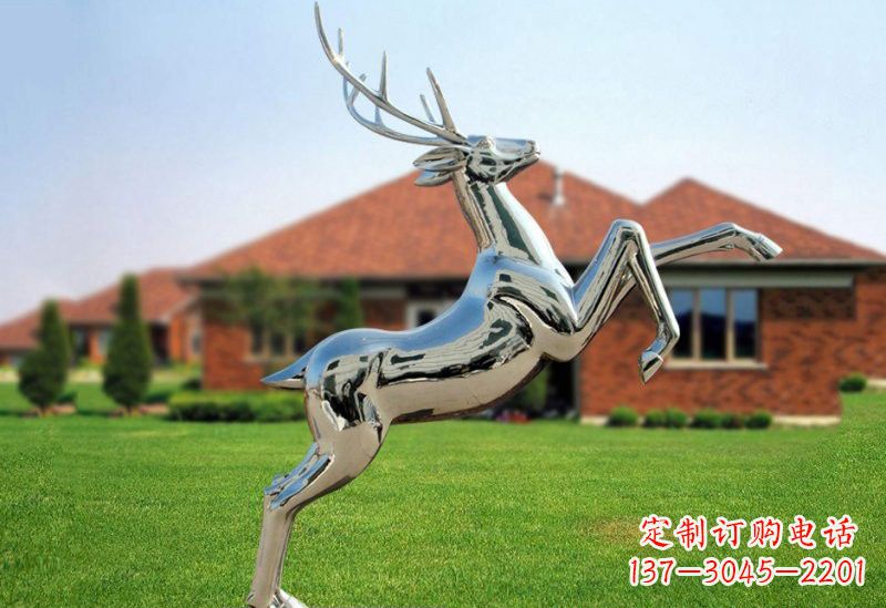绵阳梅花鹿雕塑 镜面反射着璀璨美景