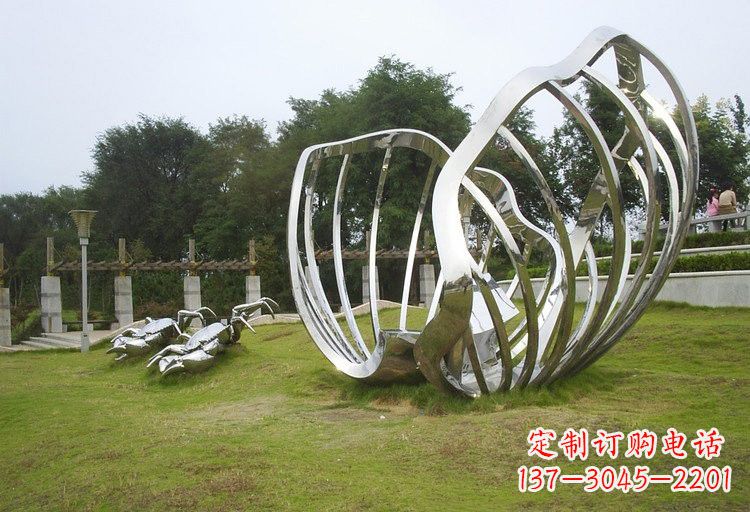 绵阳不锈钢公园里的贝壳雕塑