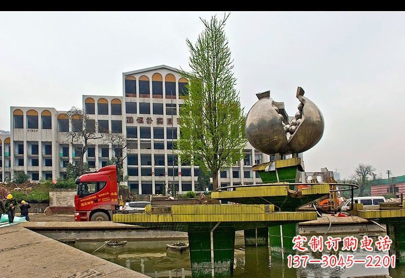 绵阳不锈钢石榴雕塑灿烂的艺术之美
